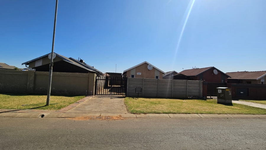 2 Bedroom Property for Sale in Windmill Park Gauteng