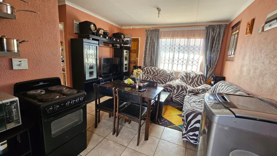 2 Bedroom Property for Sale in Windmill Park Gauteng