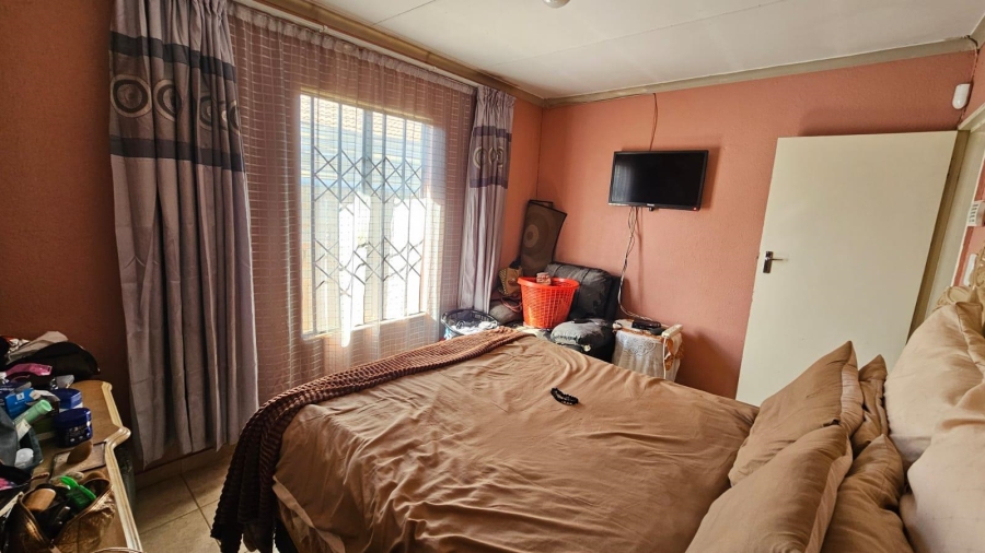 2 Bedroom Property for Sale in Windmill Park Gauteng