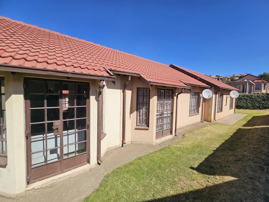 2 Bedroom Property for Sale in Meredale Gauteng