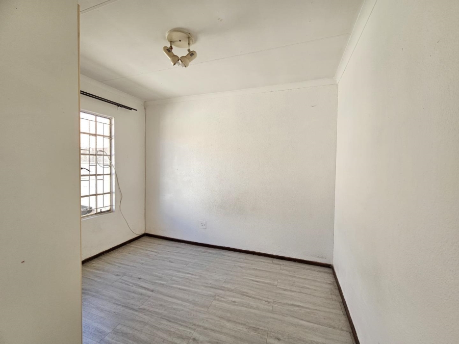 2 Bedroom Property for Sale in Meredale Gauteng