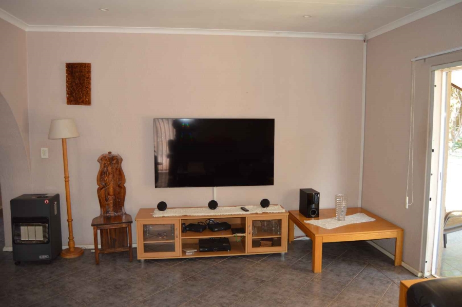 4 Bedroom Property for Sale in Mulbarton Gauteng