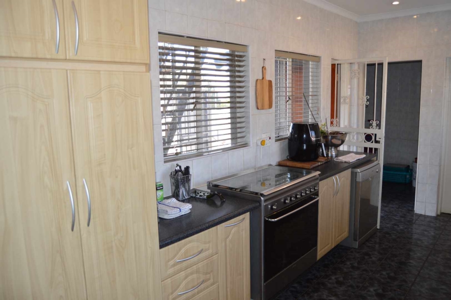 4 Bedroom Property for Sale in Mulbarton Gauteng