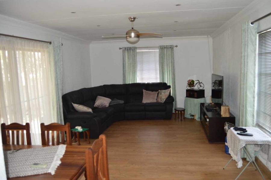 3 Bedroom Property for Sale in Verwoerdpark Gauteng