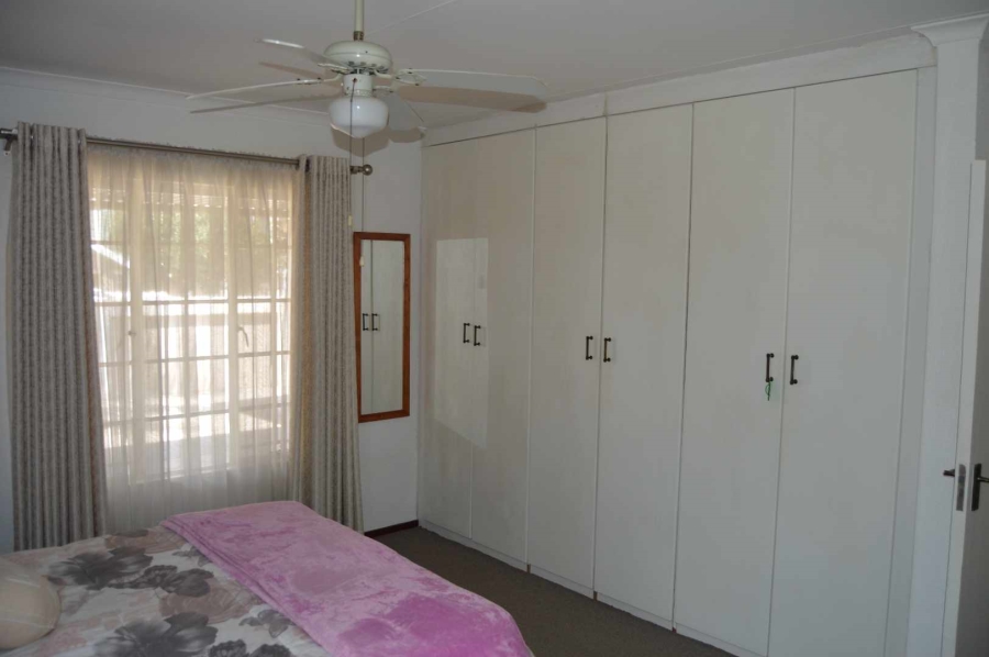 3 Bedroom Property for Sale in Verwoerdpark Gauteng