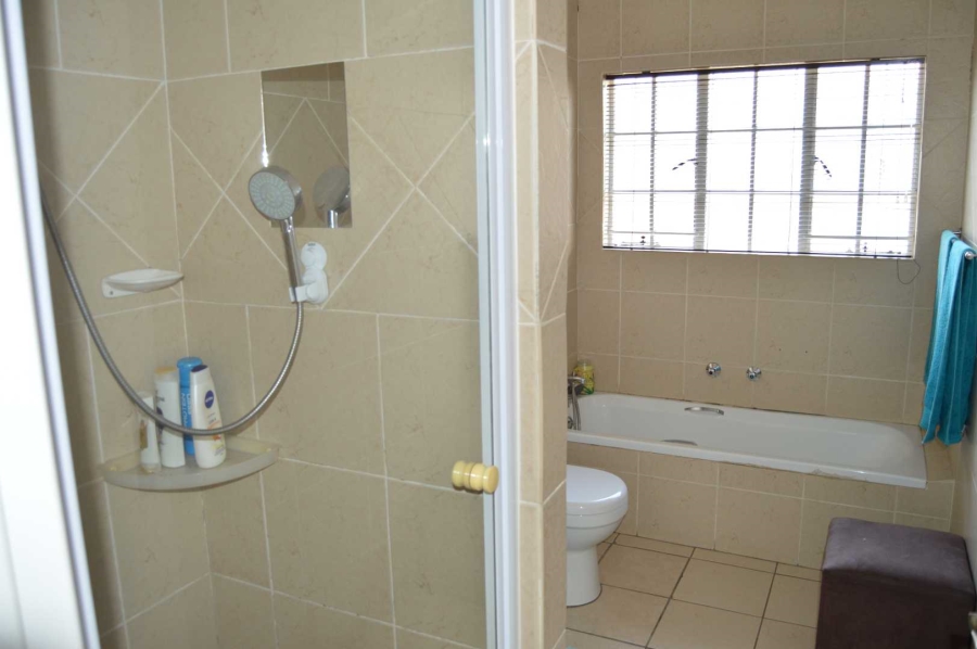 3 Bedroom Property for Sale in Verwoerdpark Gauteng