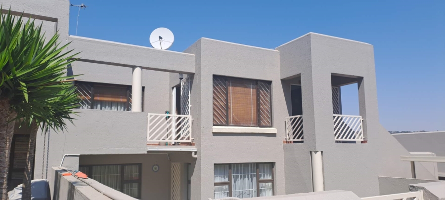 2 Bedroom Property for Sale in Bassonia Gauteng