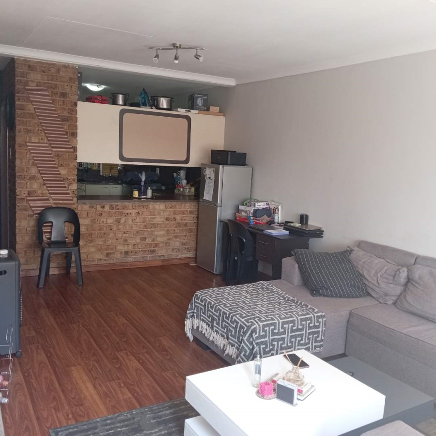 2 Bedroom Property for Sale in Pretoria North Gauteng