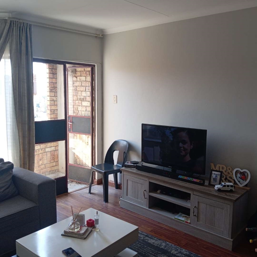 2 Bedroom Property for Sale in Pretoria North Gauteng