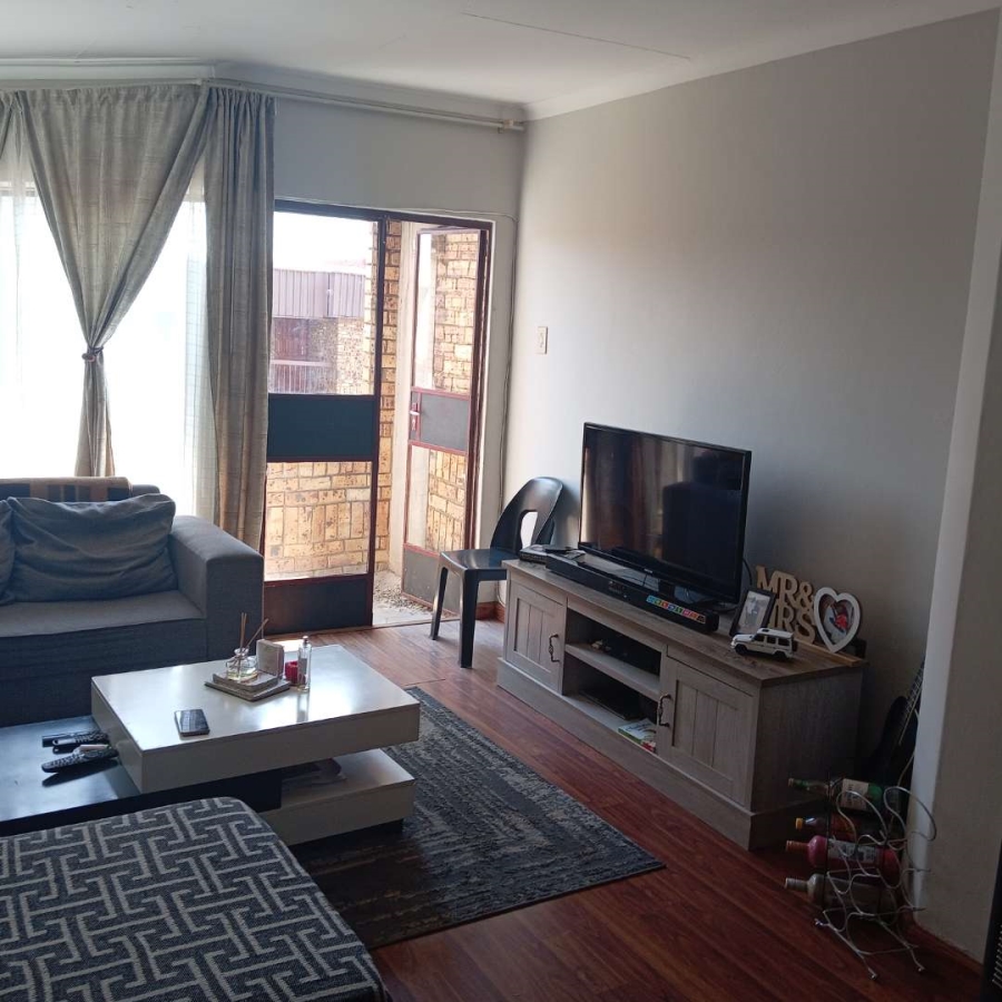 2 Bedroom Property for Sale in Pretoria North Gauteng