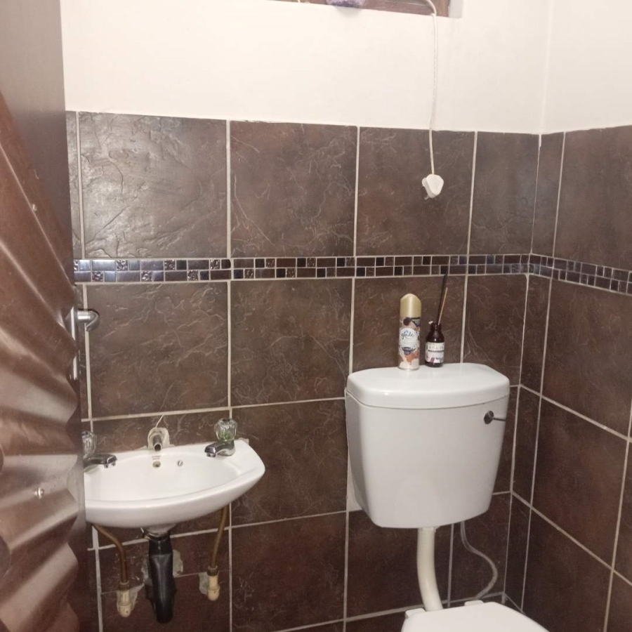 2 Bedroom Property for Sale in Pretoria North Gauteng