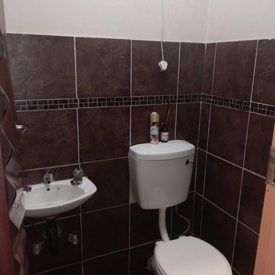 2 Bedroom Property for Sale in Pretoria North Gauteng