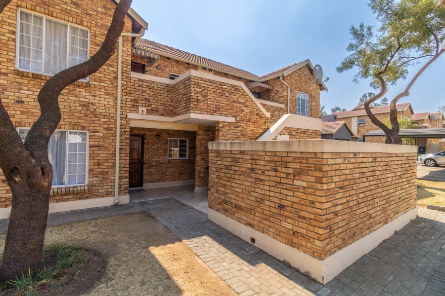 2 Bedroom Property for Sale in Honeypark Gauteng