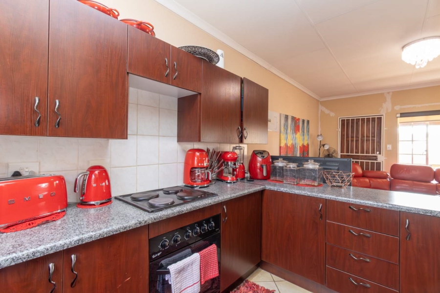 2 Bedroom Property for Sale in Honeypark Gauteng