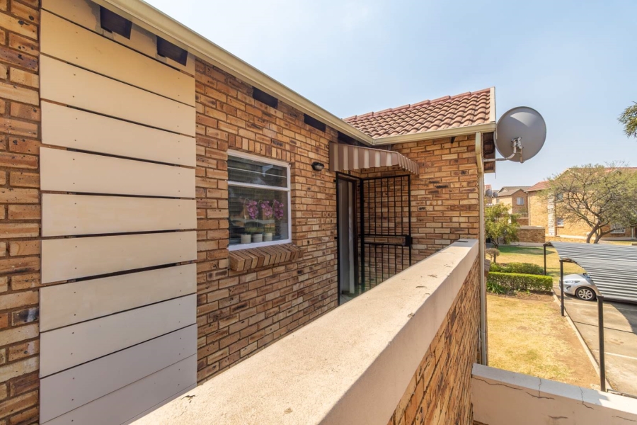 2 Bedroom Property for Sale in Honeypark Gauteng