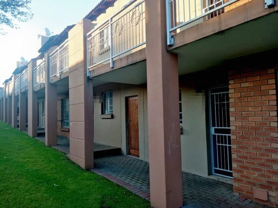 2 Bedroom Property for Sale in Noordwyk Gauteng