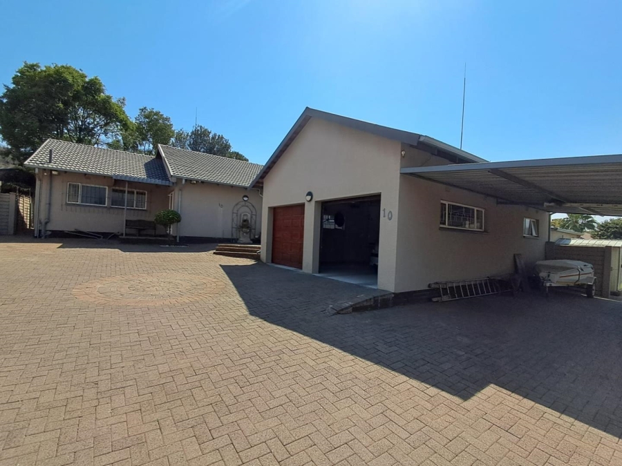 4 Bedroom Property for Sale in Mulbarton Gauteng