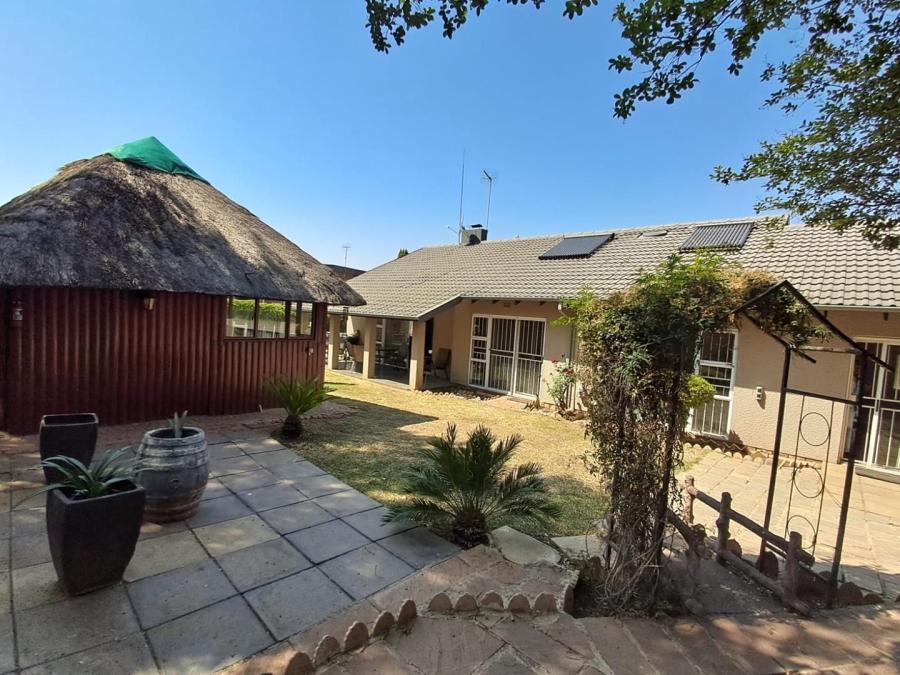 4 Bedroom Property for Sale in Mulbarton Gauteng