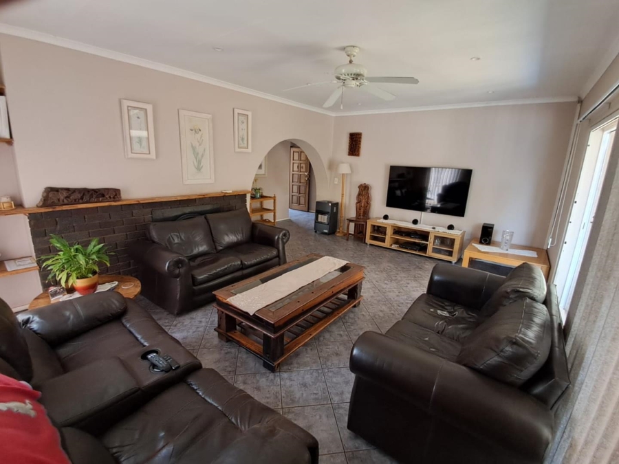 4 Bedroom Property for Sale in Mulbarton Gauteng