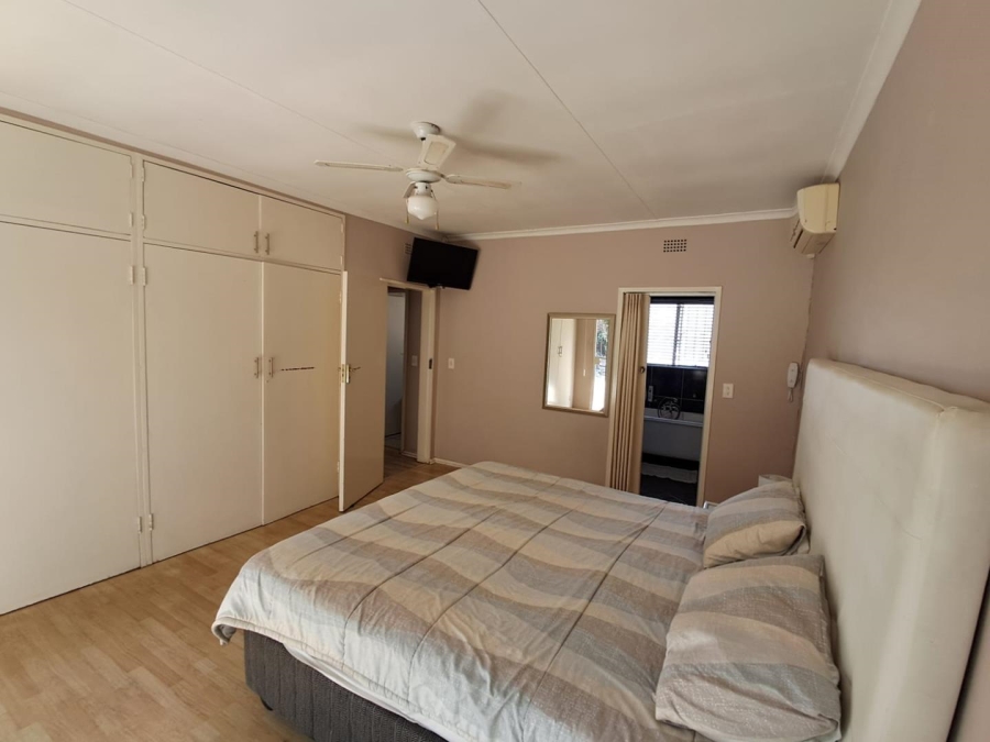 4 Bedroom Property for Sale in Mulbarton Gauteng