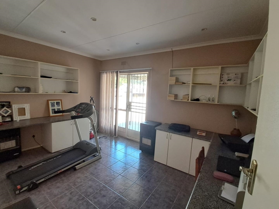 4 Bedroom Property for Sale in Mulbarton Gauteng