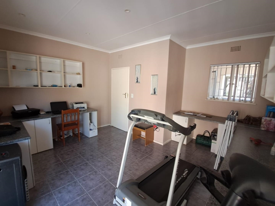 4 Bedroom Property for Sale in Mulbarton Gauteng