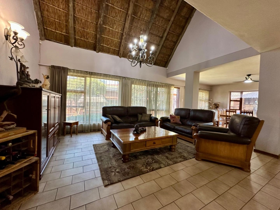 4 Bedroom Property for Sale in Faerie Glen Gauteng