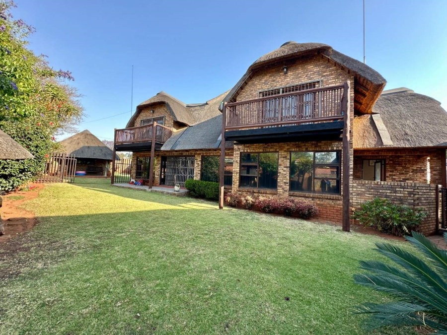 4 Bedroom Property for Sale in Faerie Glen Gauteng