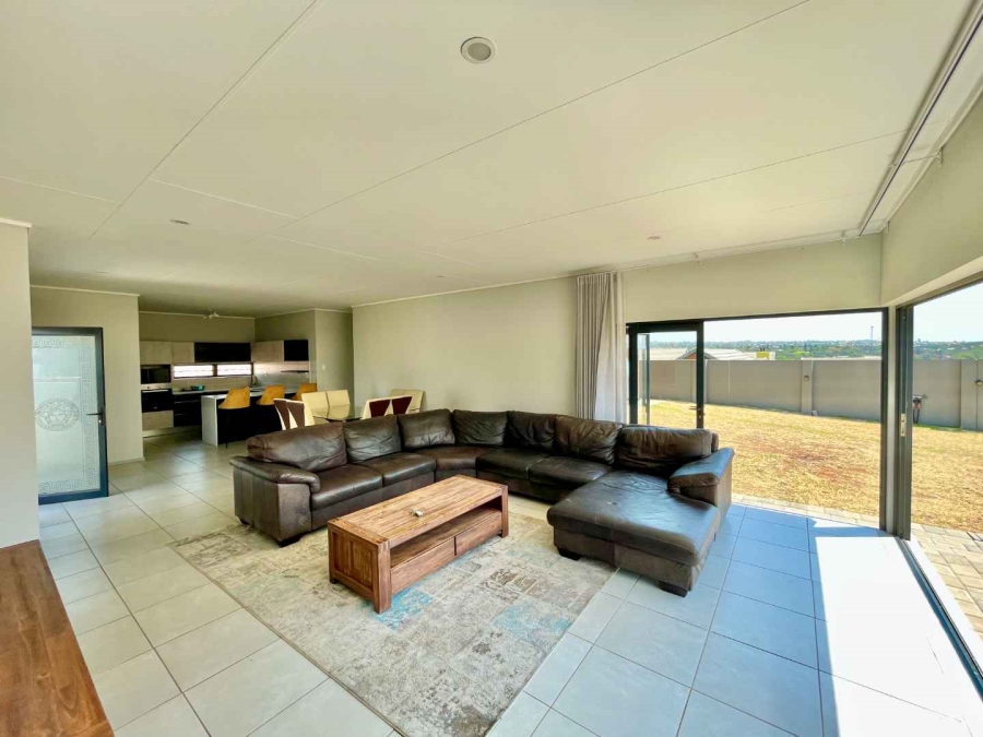 4 Bedroom Property for Sale in Amberfield Heights Gauteng