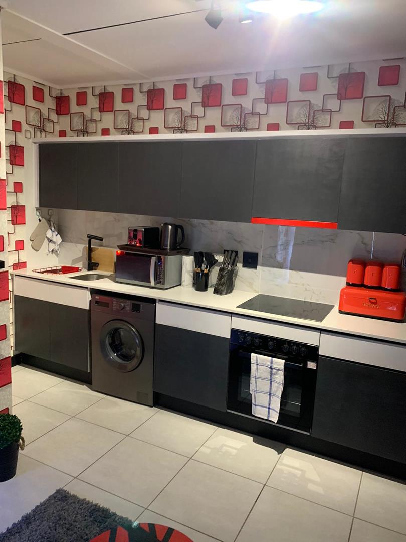 To Let 1 Bedroom Property for Rent in Crowthorne AH Gauteng