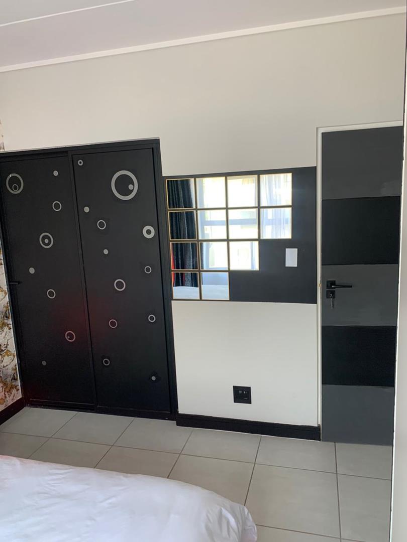 To Let 1 Bedroom Property for Rent in Crowthorne AH Gauteng