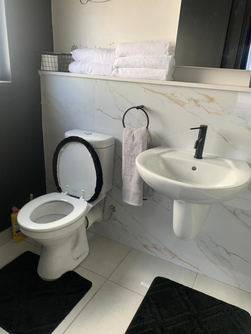 To Let 1 Bedroom Property for Rent in Crowthorne AH Gauteng