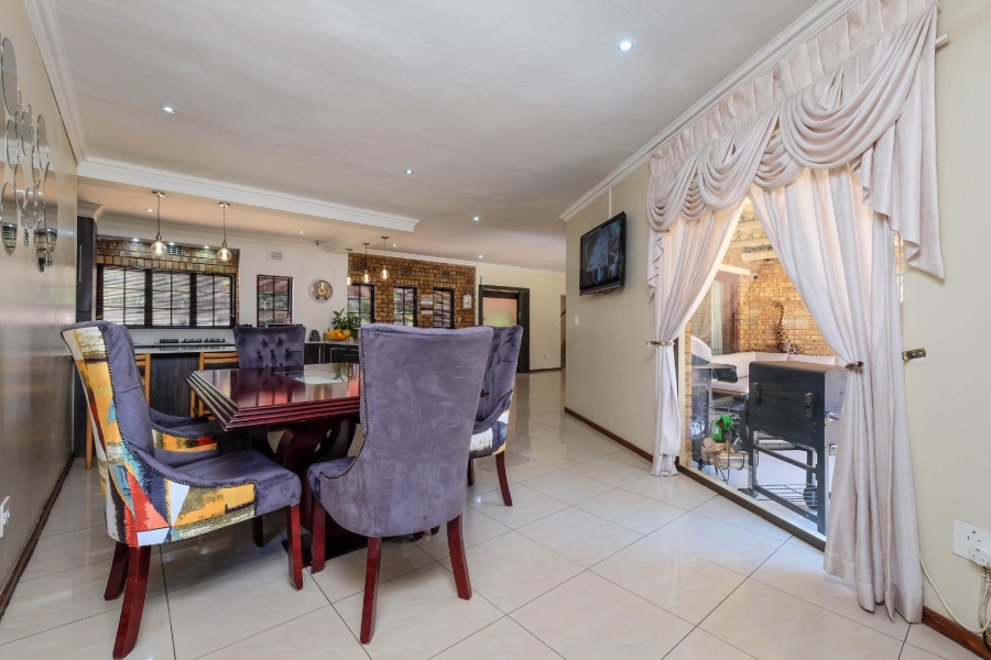 4 Bedroom Property for Sale in Buccleuch Gauteng