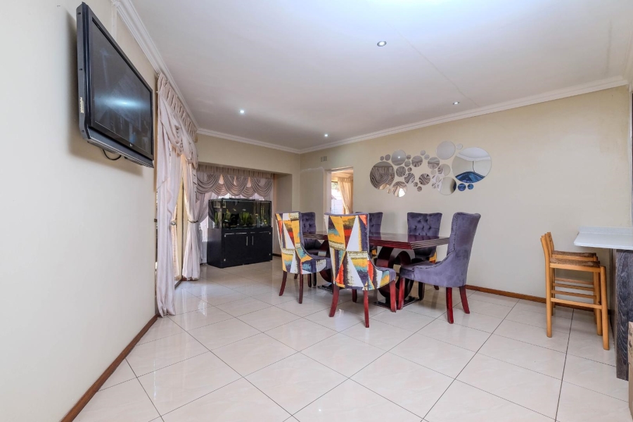 4 Bedroom Property for Sale in Buccleuch Gauteng