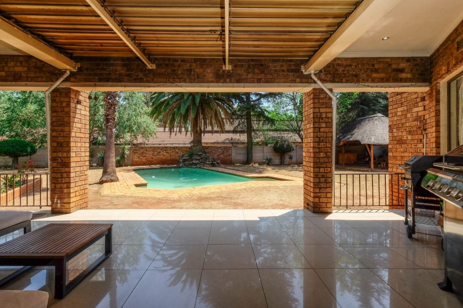 4 Bedroom Property for Sale in Buccleuch Gauteng