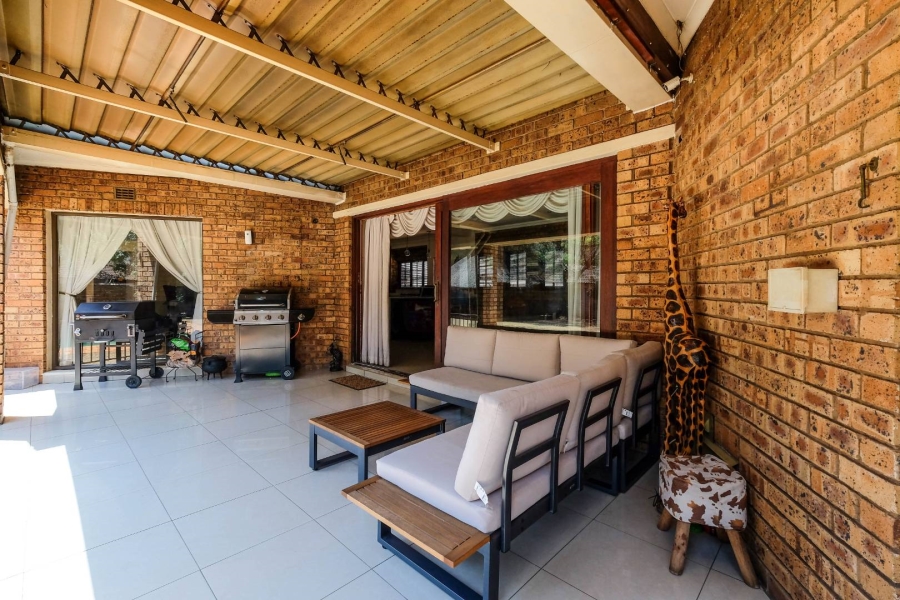 4 Bedroom Property for Sale in Buccleuch Gauteng