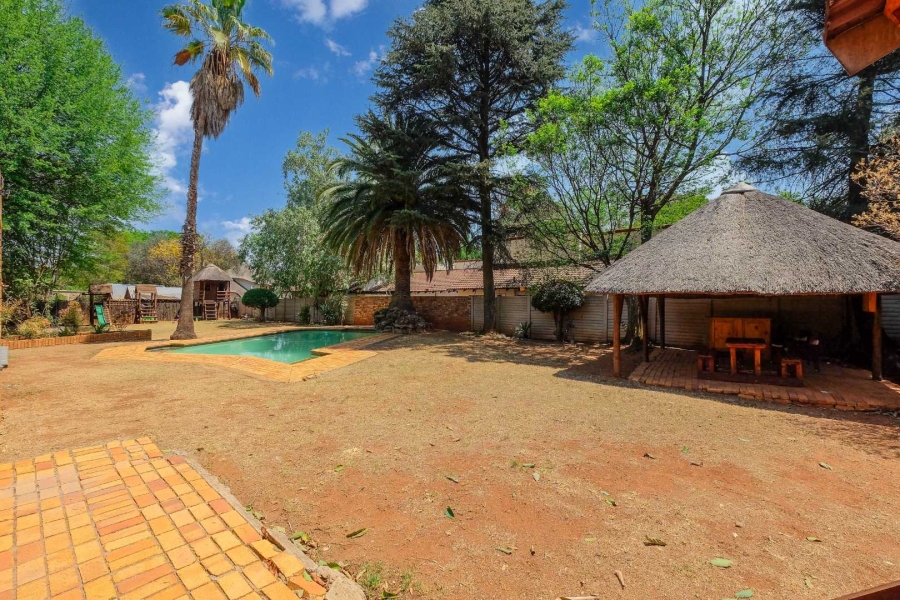 4 Bedroom Property for Sale in Buccleuch Gauteng