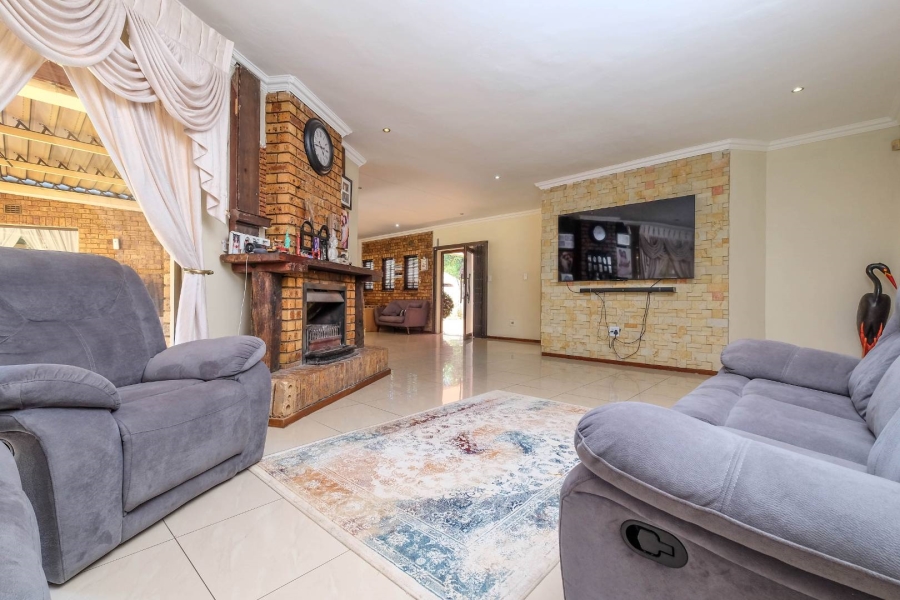 4 Bedroom Property for Sale in Buccleuch Gauteng