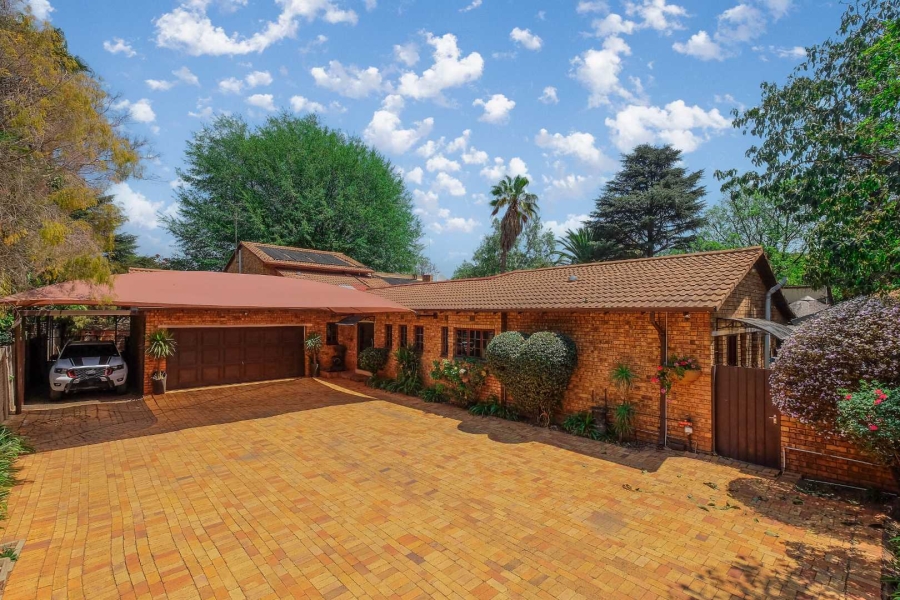 4 Bedroom Property for Sale in Buccleuch Gauteng