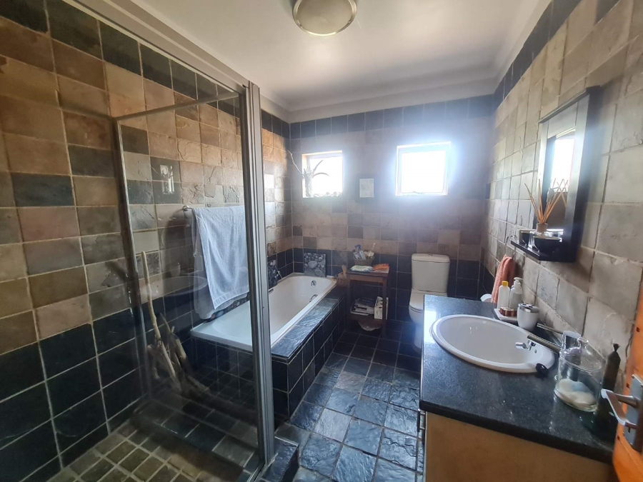 3 Bedroom Property for Sale in Eldopark Gauteng