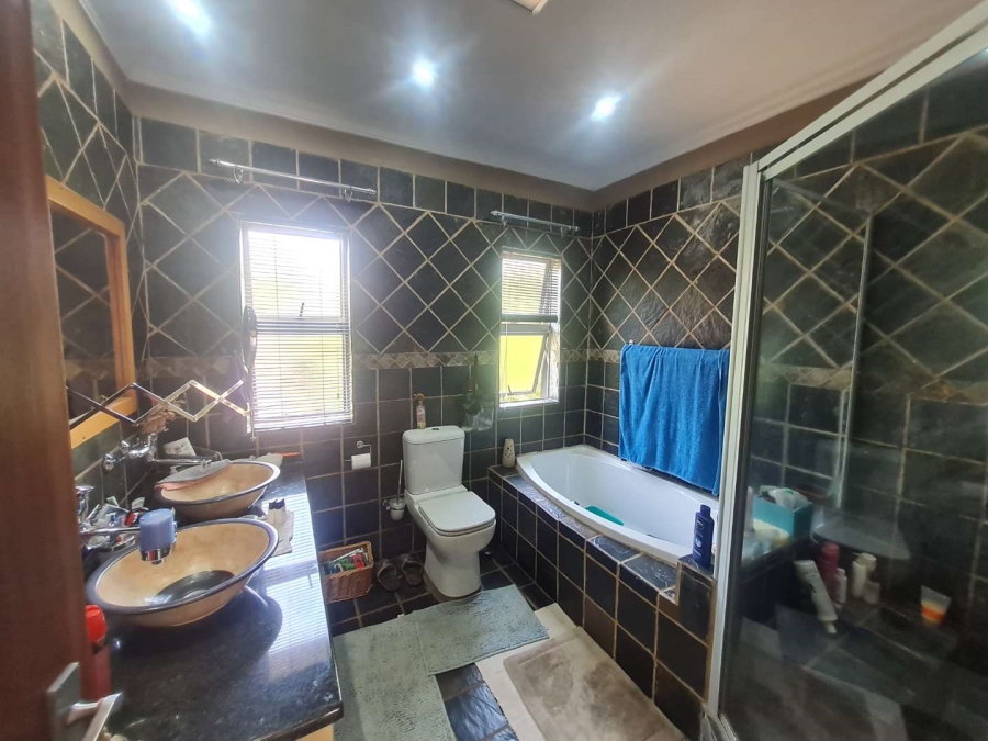 3 Bedroom Property for Sale in Eldopark Gauteng