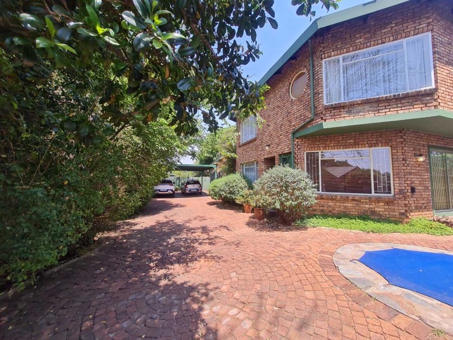 5 Bedroom Property for Sale in Lyttelton Manor Gauteng