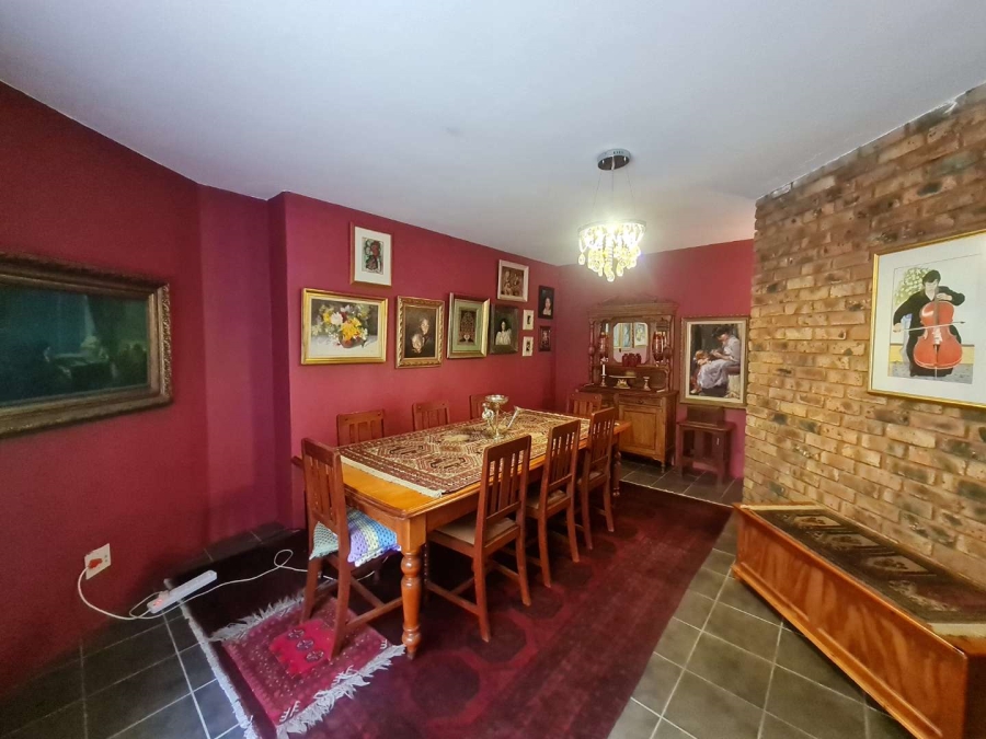 5 Bedroom Property for Sale in Lyttelton Manor Gauteng