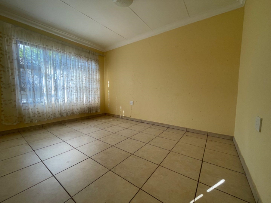 To Let 1 Bedroom Property for Rent in Klippoortjie A H Gauteng