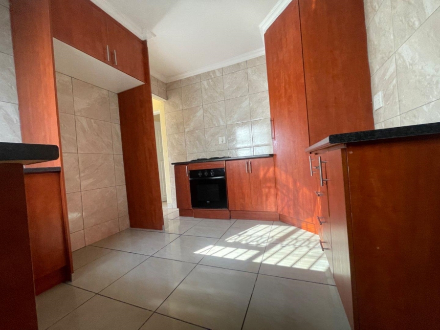 To Let 1 Bedroom Property for Rent in Klippoortjie A H Gauteng