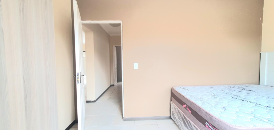 To Let 2 Bedroom Property for Rent in Ruimsig Gauteng