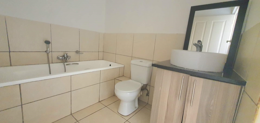 To Let 2 Bedroom Property for Rent in Ruimsig Gauteng