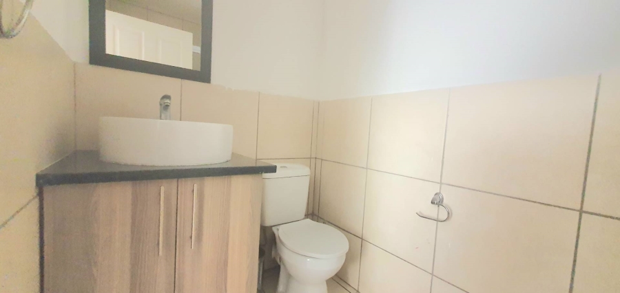 To Let 2 Bedroom Property for Rent in Ruimsig Gauteng