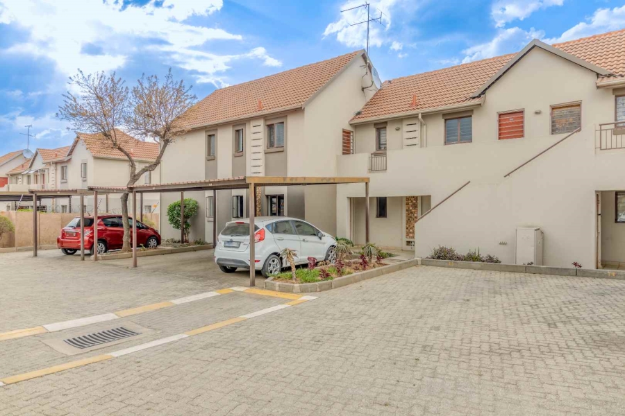 2 Bedroom Property for Sale in Esther Park Gauteng