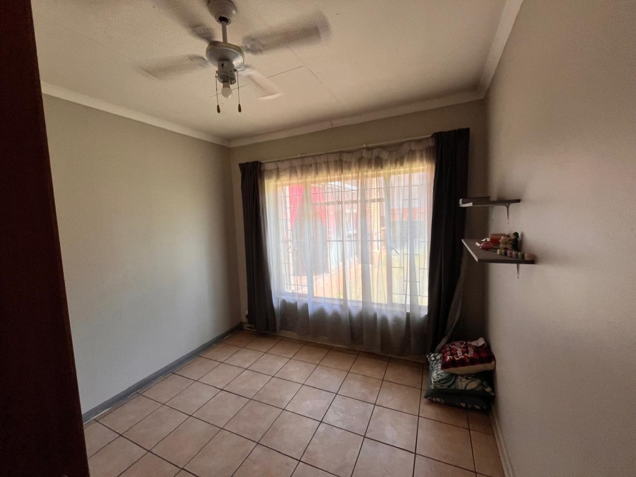 To Let 4 Bedroom Property for Rent in Roseville Gauteng